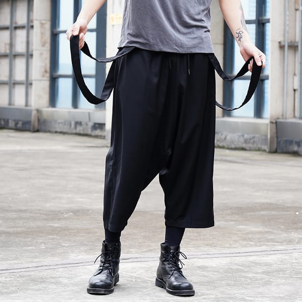 The spring and summer new fashion trend of men's nine-minute pants low crotch loose men's casual pants overalls